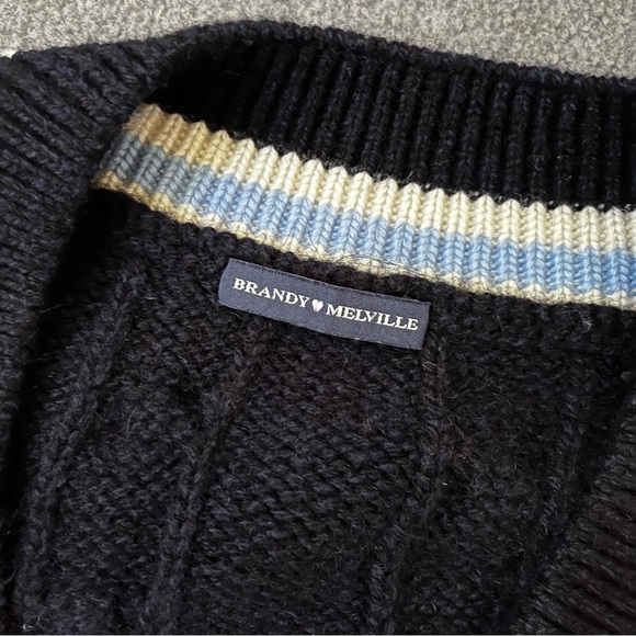 BRANDY MELVILLE Navy blue cable knit trimmed V-Neck Sweater classic style - Picture 7 of 8